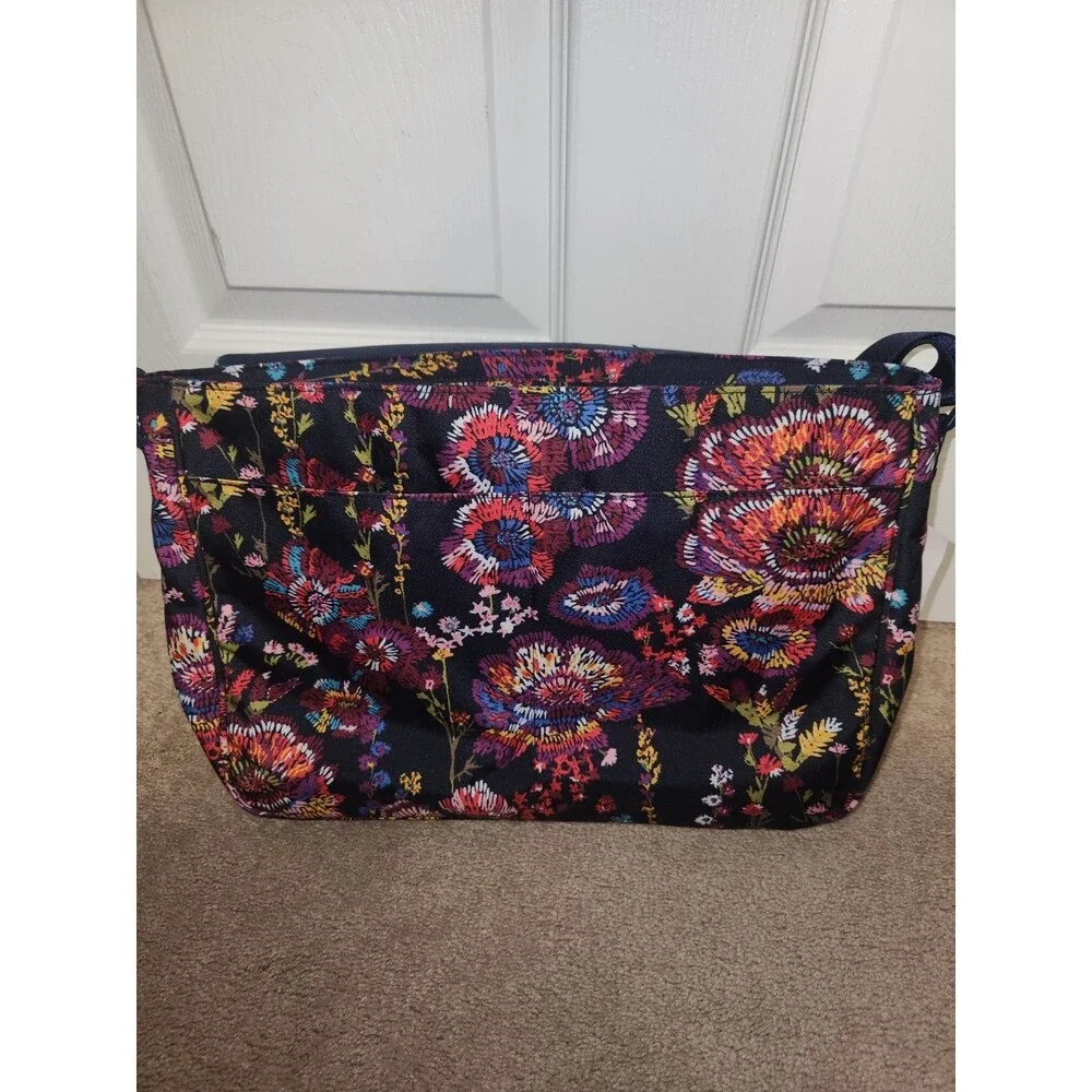 NEW Vera Bradley Lighten Up Essential Messenger Bag Midnight Wildflowers NWT - Picture 6 of 7